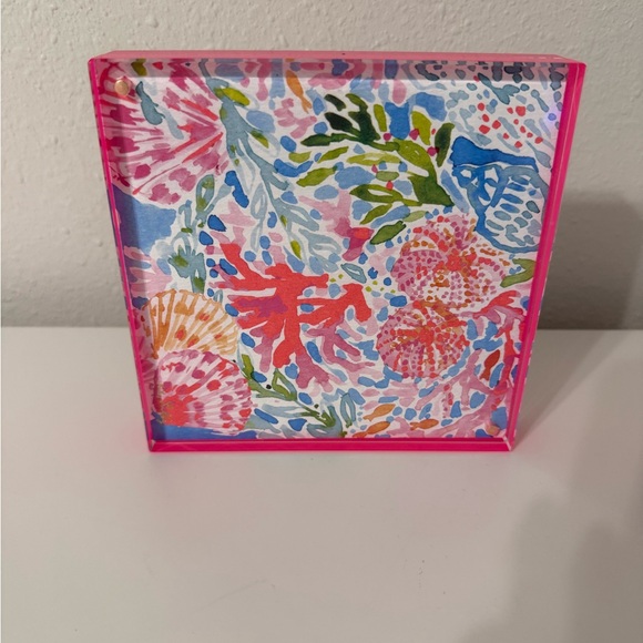 Lilly Pulitzer Magnetic Picture Frame - Picture 1 of 4